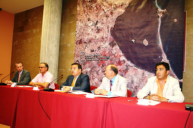 Cinco municipios podrn basar su planeamiento urbanstico en la cartografa oficial elaborada por la Consejera de Obras Pblicas, Foto 2