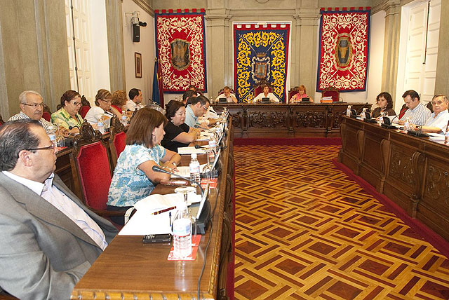 El pleno muestra su solidaridad con Burgos tras el atentado de ETA - 1, Foto 1