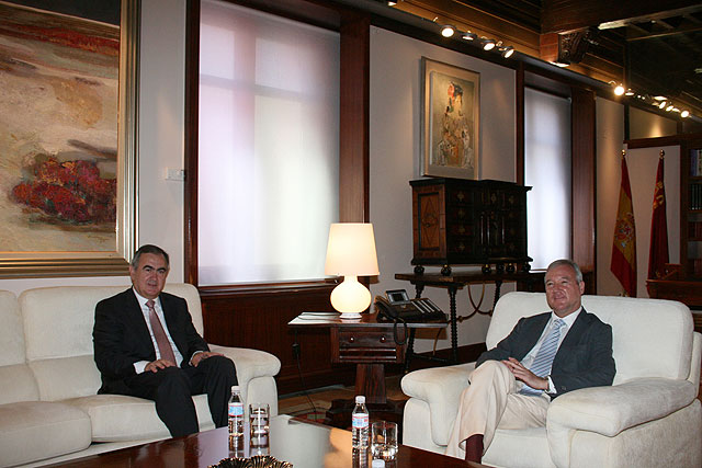 Valcárcel y González Tovar mantienen una reunión de trabajo dentro de la colaboración institucional - 1, Foto 1