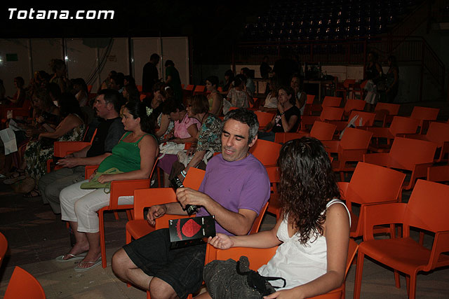 La representacin de la obra “Asesinos Annimos” de la compaña Teatre Arca congreg a cerca de 250 personas - 20
