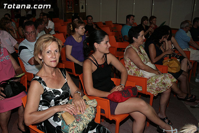 La representacin de la obra “Asesinos Annimos” de la compaña Teatre Arca congreg a cerca de 250 personas - 12