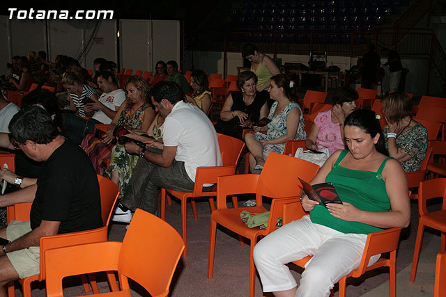 La representacin de la obra “Asesinos Annimos” de la compaña Teatre Arca congreg a cerca de 250 personas - 18