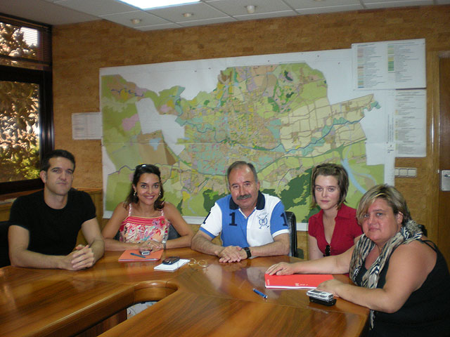 Urbanismo y el Colegio de Arquitectos presentan el proyecto Aleop a los jóvenes y a FAMDIF - 2, Foto 2