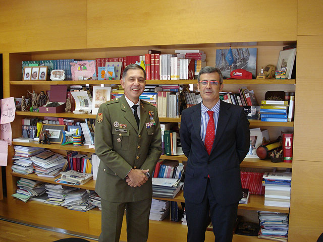 Representantes de los trabajadores se reúnen con el presidente del TSJ para comentar la situación de los Juzgados de lo Social - 1, Foto 1