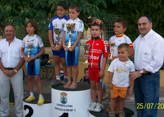 The young totanero Club Ciclista Santa Eulalia, Jos Angel Camacho, up to the third podium position in Totana, Foto 1