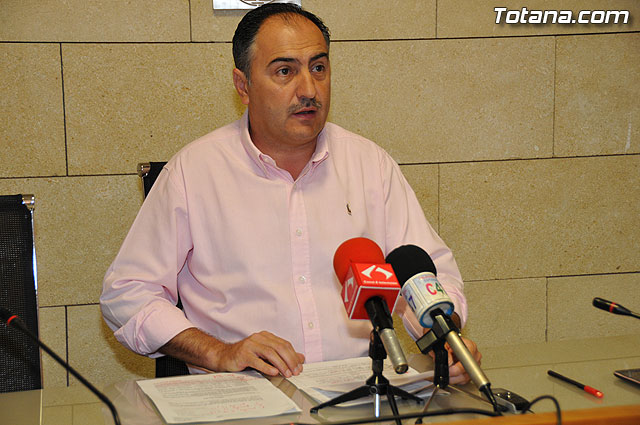 The spokesperson for the municipal government team reviews the regular plenary session for the month of July, Foto 1