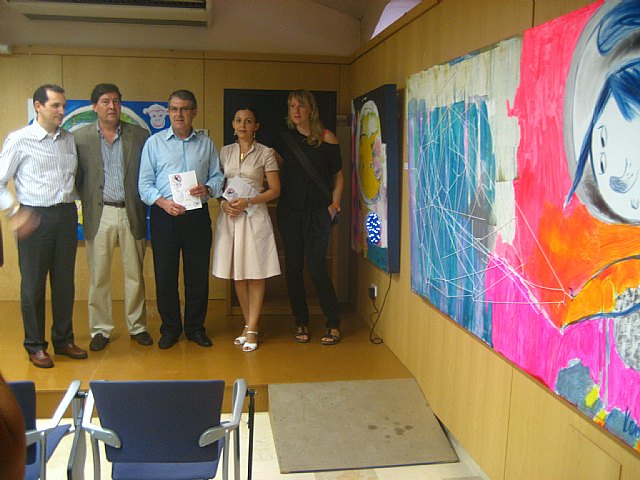 Las obras de cuatro promesas de la pintura animarán a los niños hospitalizados en La Arrixaca y el Reina Sofía - 1, Foto 1