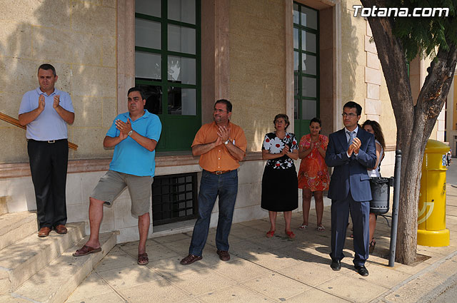 Concentracin silenciosa en la puerta del Consistorio como repulsa al atentado de la banda terrorista ETA en Mallorca - 10