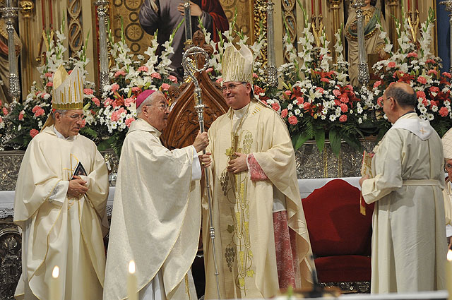 Más de un millar de fieles y autoridades arropan al nuevo obispo de la diócesis de Cartagena, José Manuel Lorca Planes - 1, Foto 1