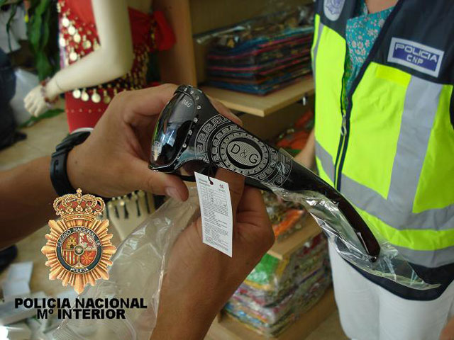 La Polica interviene ms de 20.000 piezas de joyera falsificadas - 5