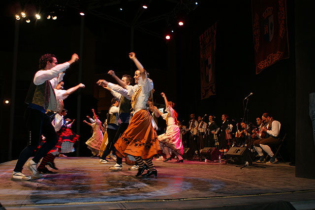 Ms de 1.000 personas asistieron a la XXII Edicin del Festival Nacional de Folklore celebrado en Puerto Lumbreras - 5