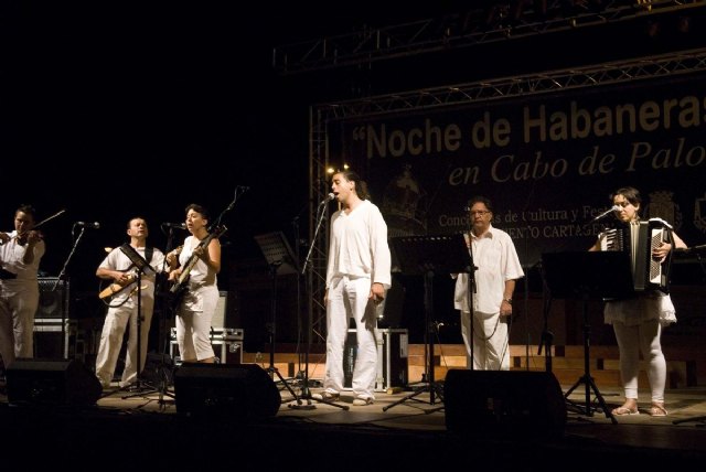 Más de mil personas disfrutaron la Noche de Habaneras en Cabo de Palos - 1, Foto 1