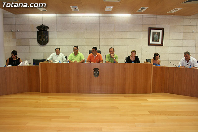 El Ayuntamiento de Totana exige al Estado que el Plan de Inversión Local 2010 sea destinado a financiar servicios públicos, Foto 1