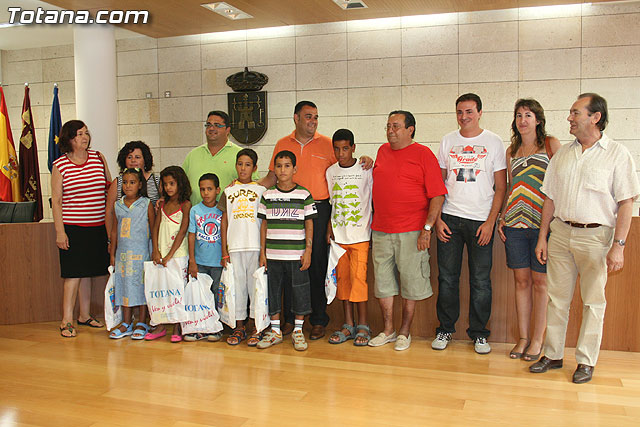 Autoridades municipales reciben a los 6 niños saharauis y a las familias totaneras que los acogen durante los meses de julio y agosto - 22