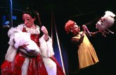 La poesa y la magia de las mscaras de la compaña Familie Flz cierran el festival Teatro del Mar con su espectculo Teatro Delusio