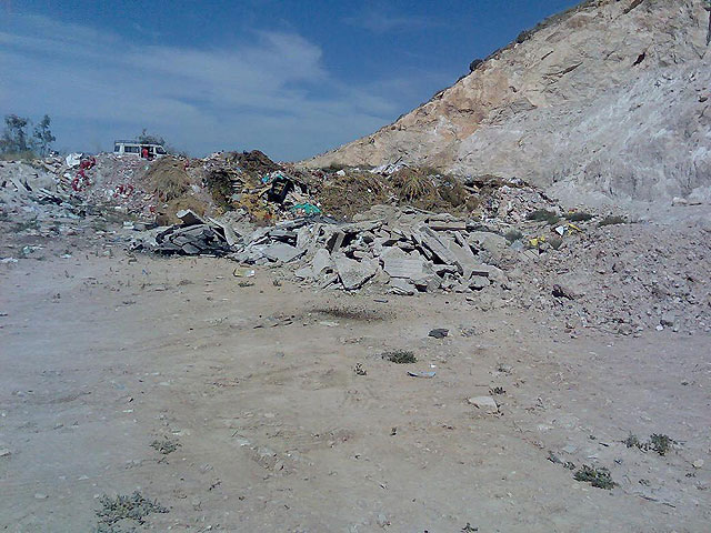 Ecologistas en Acción denuncia el uso de una cantera clausurada como vertedero ilegal en Calasparra - 3, Foto 3