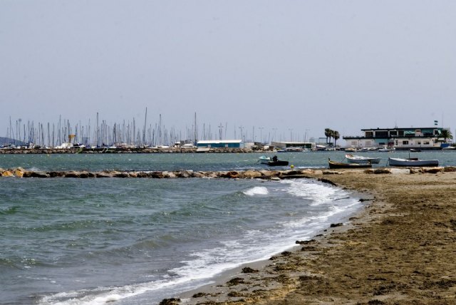 Se intensifican los servicios de limpieza en playas por el temporal - 1, Foto 1