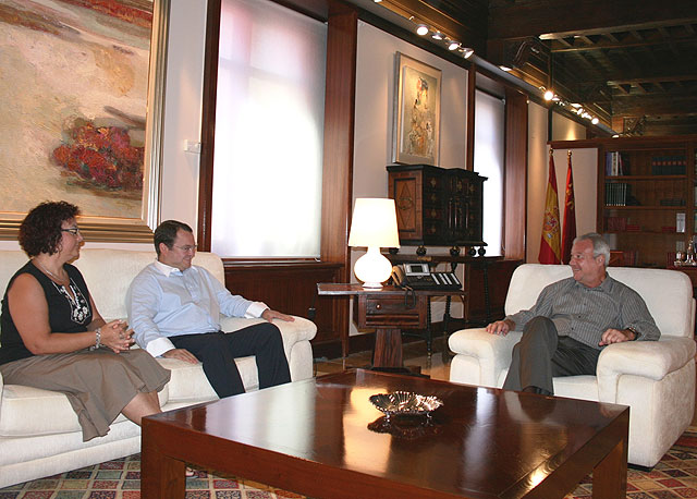 El presidente de la Comunidad recibió hoy en el Palacio de San Esteban de Murcia al alcalde de Ricote - 1, Foto 1