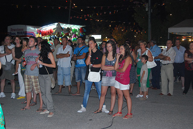 La orquesta “Mundial Show” da el pistoletazo de salida a las fiestas de la pedanía totanera de “El Paretón-Cantareros”, Foto 2