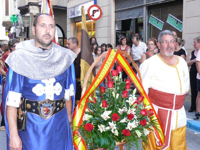Centenares de personas participaron en la ofrenda de flores a la patrona de Jumilla - 2, Foto 2