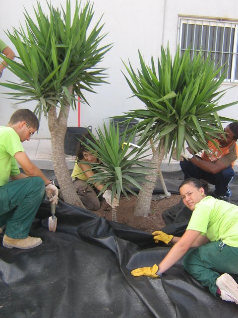 Los alumnos del Programa de Cualificación ProfesionalIinicial de Actividades Auxiliares en Viveros y Jardines realizan un descanso vacacional, Foto 4