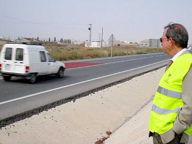 Obras Públicas mejora la seguridad vial en la Red de Carreteras de la Comunidad Autónoma con nuevos tramos de firme antideslizante - 1, Foto 1