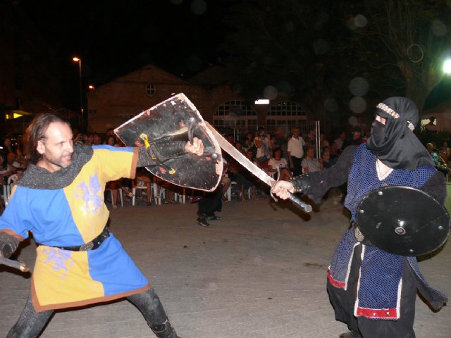 Los Moros y Cristianos representan sus embajadas y el parlamento - 1, Foto 1