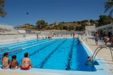 La Concejala de Deportes ampla los cursos de natacin.