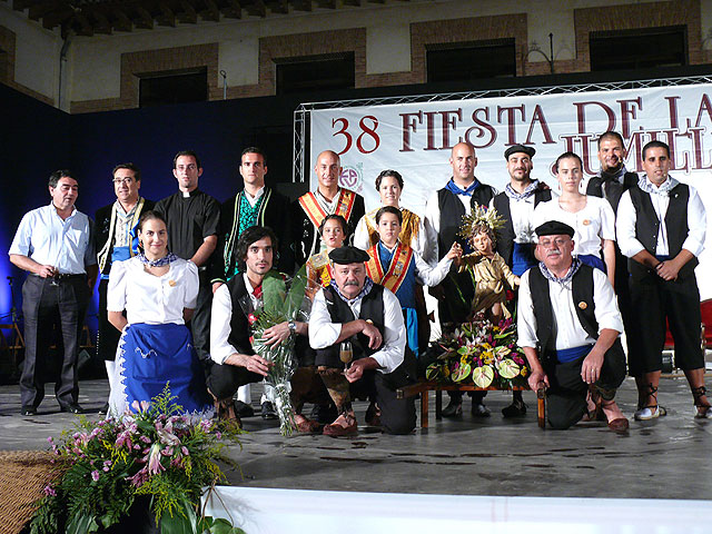 Centenares de personas asistieron al acto de la ofrenda de uvas y obtención del primer mosto - 1, Foto 1