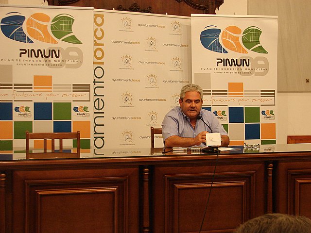 Culmina la reordenación y renovación de un millar de papeleras en el casco urbano - 1, Foto 1