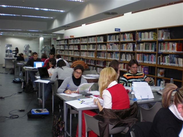La Sala de Estudios del Centro Cultural amplia sus horarios a favor del periodo de exámenes de los universitarios - 1, Foto 1