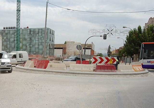 Las obras de la rotonda de la la calle Mayor de Las Torres de Cotillas, a buen ritmo - 1, Foto 1