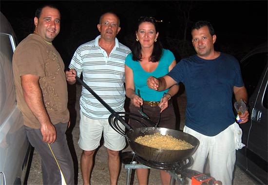 Una noche de migas inicia las fiestas de la pedanía ilorcitana de Los Palacios - 1, Foto 1