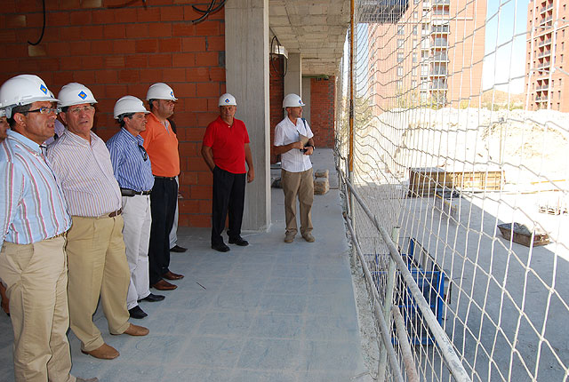 El alcalde de Totana y la edil de Educacin visitan las obras del futuro Campus Universitario de Lorca - 2