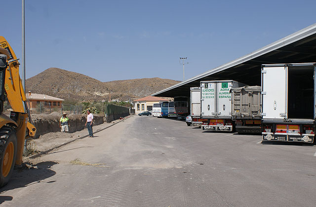 El Ayuntamiento inicia las obras de mejora en el aparcamiento de camiones del Polígono Industrial - 2, Foto 2