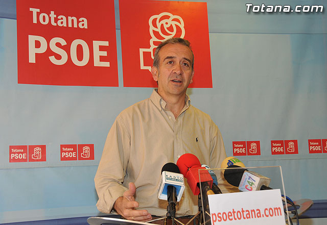 El Portavoz de los Socialistas en el Ayuntamiento, Juan Fco. Otálora, en una foto de archivo / Totana.com, Foto 1