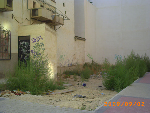 El PSOE critica que la suciedad y los malos olores invadan el barrio de Fátima - 1, Foto 1