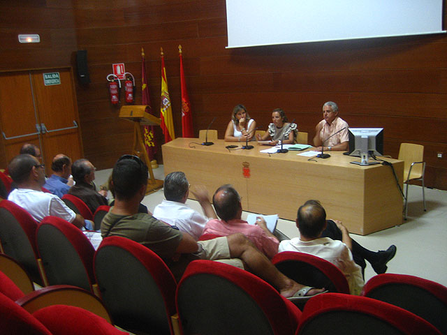 Nueve jubilados quieren continuar cultivando sus huertos de ocio de Ronda Sur - 1, Foto 1