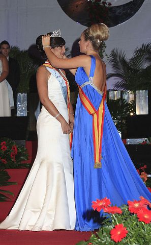 Ana Isabel Lorenzo fue coronada como Reina de las Fiestas de Puerto Lumbreras 2009 ante ms de 2.000 personas - 1