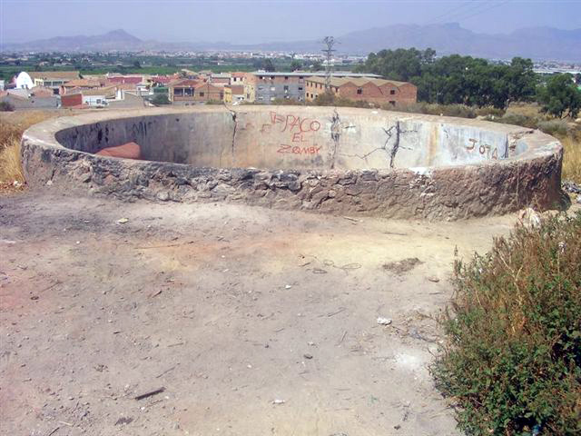 Los socialistas de Los Ramos denuncian el lamentable estado de abandono que soporta el entorno de las viviendas sociales - 2, Foto 2