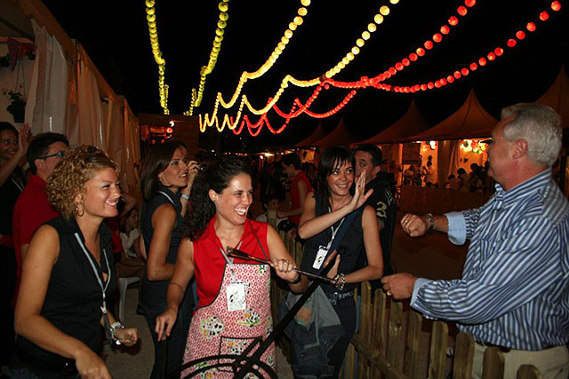 Miles de personas dan la bienvenida a las Fiestas Patronales - 6