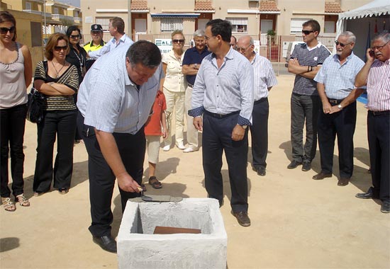 Colocación de la primera piedra del centro de atención a la infancia - 1, Foto 1