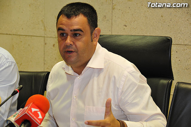 El alcalde aboga por la cohesión social y la participación ciudadana en la acción de gobienro, Foto 1