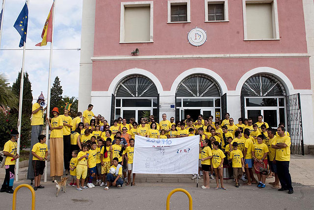 Una tamborilada recorre los barrios de Los Mateos, Lo Campano y Santa Lucia, animando a los jóvenes en la vuelta a las aulas - 3, Foto 3
