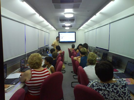 El curso de “Informática básica e internet” se impartirá del 14 de septiembre al 28 de octubre en la wala de El Parral, Foto 1