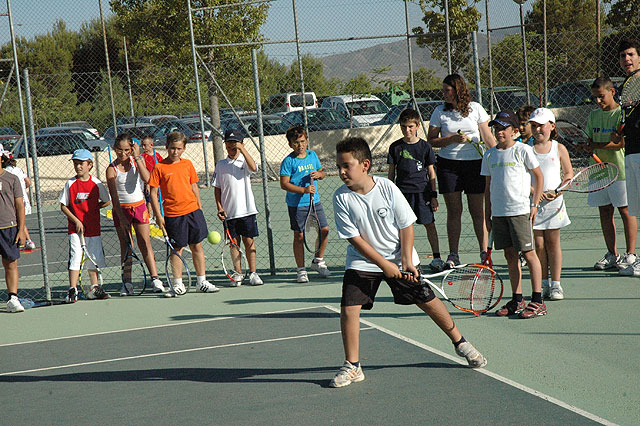 Comienza la Escuela de Tenis del Club de Tenis de Totana, Foto 2