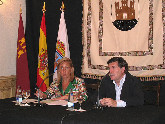 Rueda de prensa ofrecida por la portavoz del Ejecutivo regional, María Pedro Reverte, y el alcalde de Blanca, Rafael Laorden, tras la reunión del Consejo de Gobierno regional, Foto 1