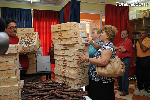 La Peña Barcelonista de Totana reparte lotes de productos alimenticios excedentarios de la Trobada - 6
