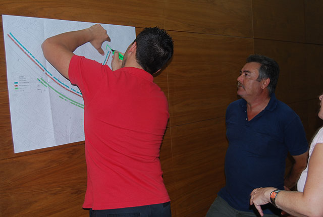 La ubicación del mercadillo semanal no cambiará con motivo de las obras de remodelación de la Avda. Rambla de la Santa, Foto 2