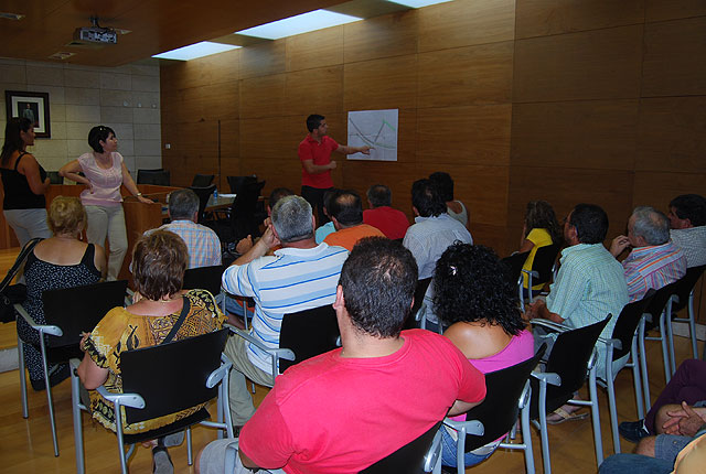 La ubicación del mercadillo semanal no cambiará con motivo de las obras de remodelación de la Avda. Rambla de la Santa, Foto 3